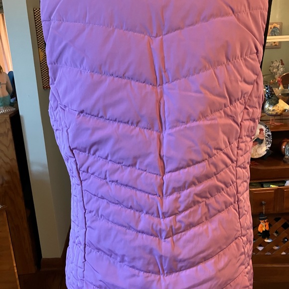 Talbots Genuine Down Puffer Vest with Detachable Faux Fur Collar Size Medium - Picture 2 of 9